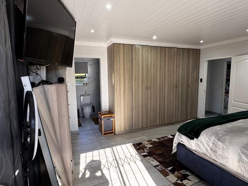 4 Bedroom Property for Sale in Monte Christo Western Cape